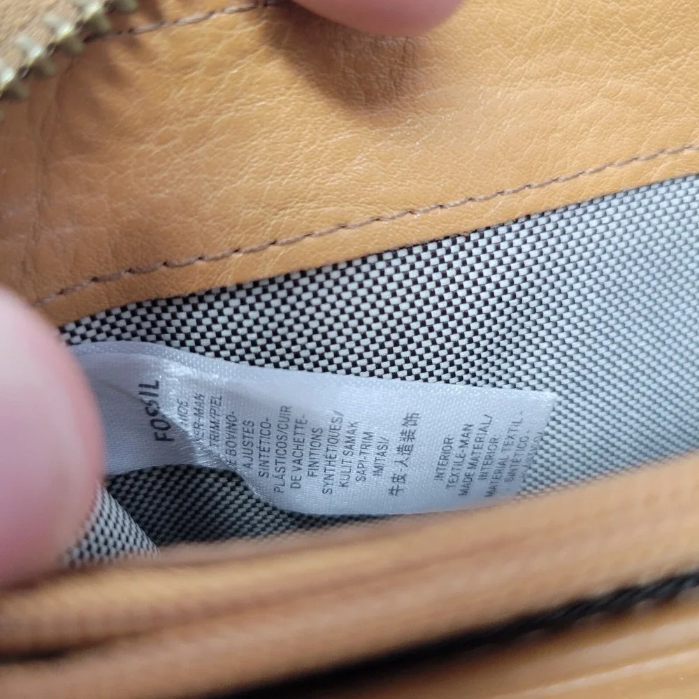 Fossil Wallet Tan‎ Leather Zip-Around Logo Wristlet Woven Look Design
